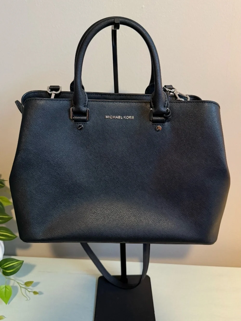 Michael Kors medium Savannah Leather Satchel bag tote
